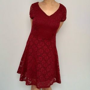 Lace Floral V-neck Short Sleeve Baby Doll A-line Skirt Dress in Burgundy Red (S)